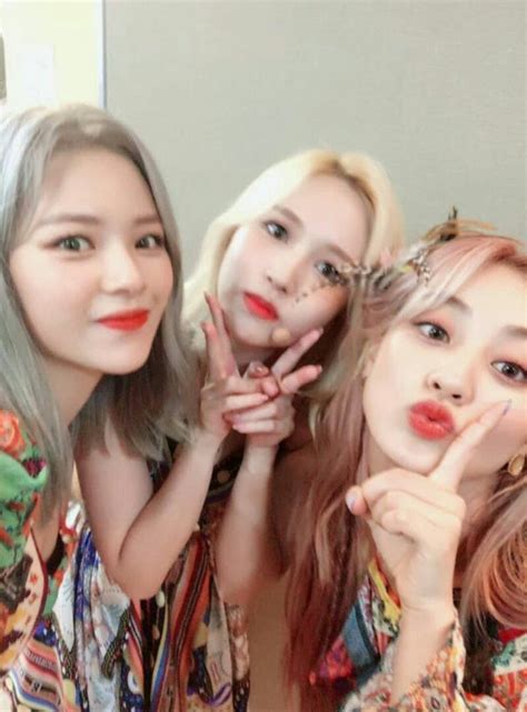 Nayeon Momo Extended Play South Korean Girls Korean Girl Groups