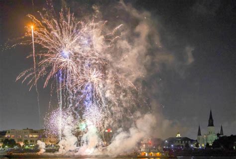 Photos Go 4th On The River Fireworks Lit Up The Sky In New Orleans