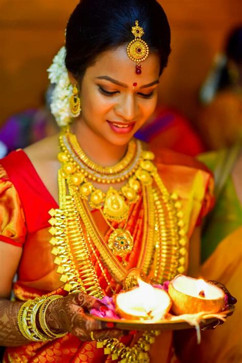 Traditional Kerala Hindu Bride Kerala Hindu Bride Indian Bride