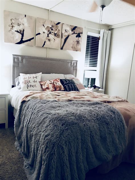 30 Grey And Blush Bedroom Decoomo