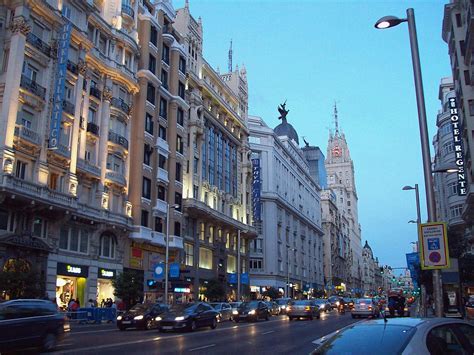 La Gran Vía El Broadway Madrileño España Ser Turista