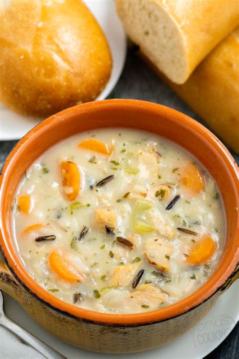 Keep in mind that wild rice has more protein and fewer calories than white rice and it might i love chicken and rice soup and this looks so creamy and packed with goodness! Chicken and Wild Rice Soup (Panera Bread Copycat)