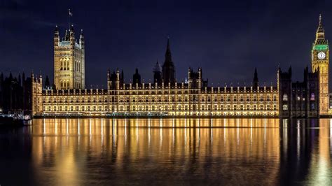 Palace Of Westminster Houses Of Parliament At Night Backiee