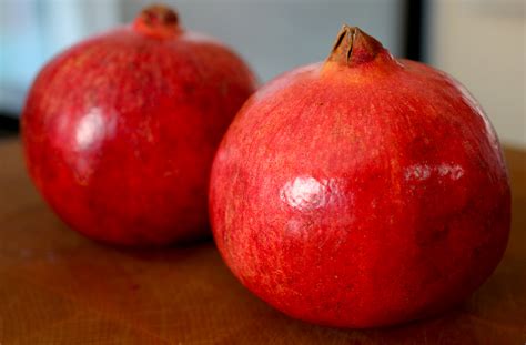 Pomegranate tea (Seoklyu-cha) recipe - Maangchi.com