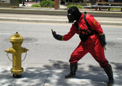 Pyro Vs Fire Hydrant Team Fortress 2 Know Your Meme