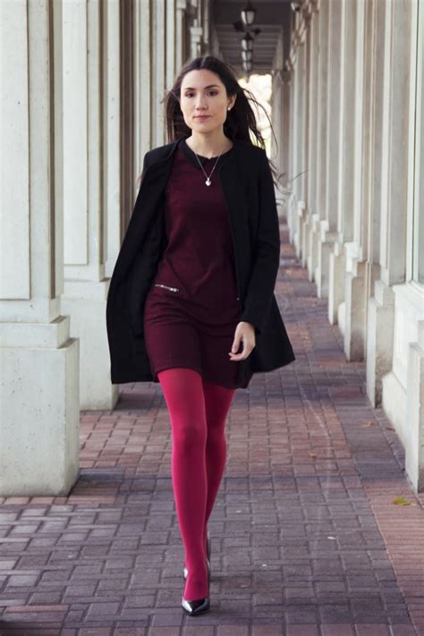 Carolina Pinglo Fashion Tights Colored Tights Outfit Red Tights