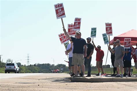 Uaw Talks With Gm Take Turn For The Worse As Strike Enters 22nd Day