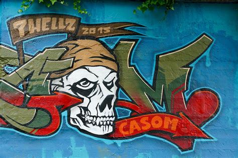 Graffiti Skull And Crossbones Wall Art Pirate Skull Art And Craft
