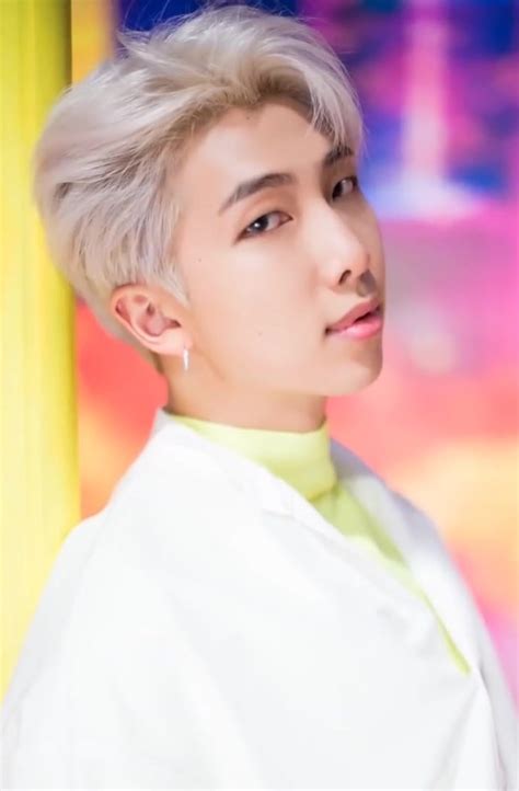 At a young age, rm has always been interested in poetry and hip hop music which paved the way for his passion in writing his own lyrics and music. Biodata Member BTS Lengkap Umur, Agama, Zodiak hingga ...
