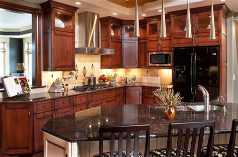 At cabinets by amish, the kitchen remodeling services that we offer in kentucky, are extremely important to our clients. Pin by Trudy Stiles on Kitchens | Amish kitchen cabinets ...