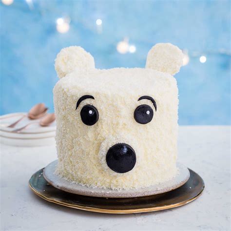 Happy birthday to you, happy birthday to you, happy birthday, lord jesus, happy birthday to you! Christmas cake decorating idea: make a polar bear ...