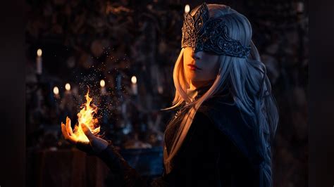 Девушка из Москвы покорила игроков косплеем Хранительницы огня из Dark Souls 3