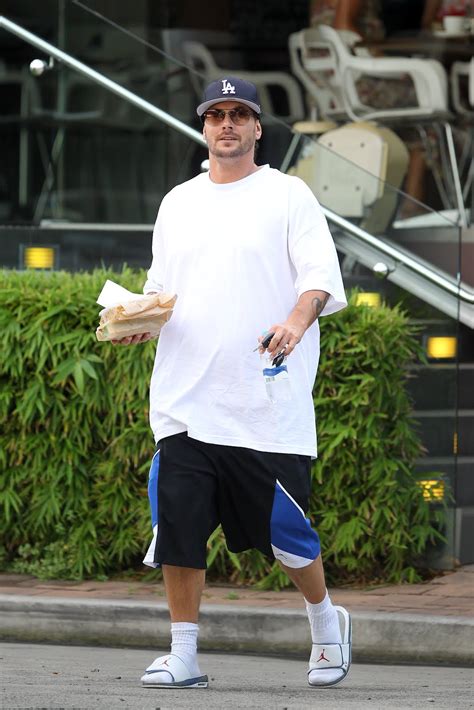 Изучайте релизы kevin federline на discogs. Kevin Federline World: Kevin Victoria and Jordan..