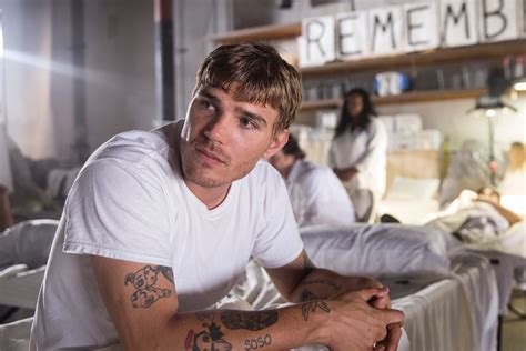 Chris Zylka Of ‘the Leftovers On That Scene With Liv Tyler And The