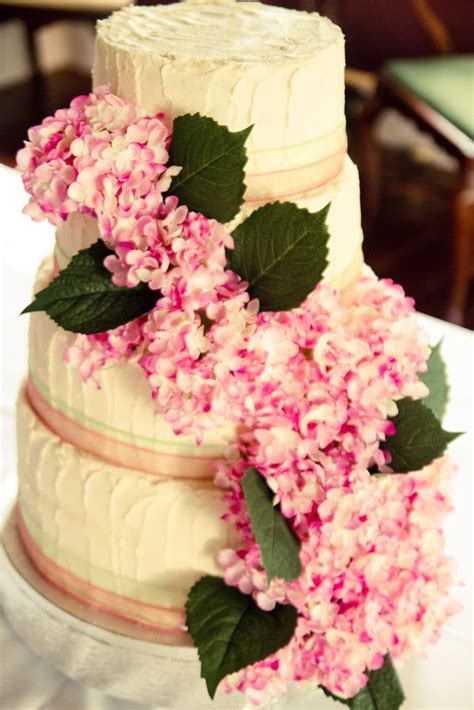 Wedding Cakes Silk Flowers How To Make Cake