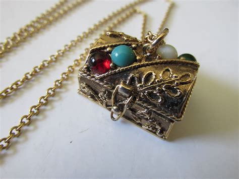 Rare Signed Avon Treasure Chest 20 Necklace Pendant 1 X 12 X 12