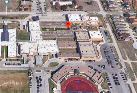 Lockdown Lifted At Everman Hs After Possible Armed Person Seen Dallas