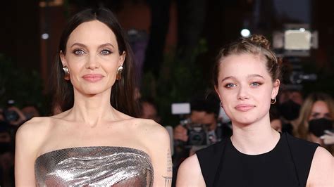 Watch Access Hollywood Highlight Angelina Jolie And Daughter Shiloh Rock Out At Måneskin Concert