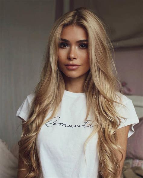 Pamela Reif In A Tshirt Long Hair Styles Honey Blonde Hair Hair Styles