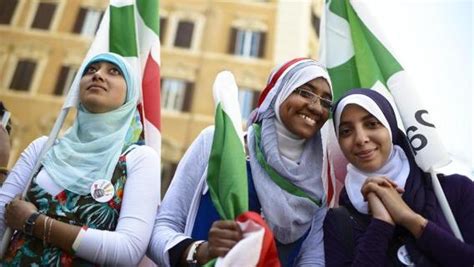 Che cos'è lo ius soli, e che cosa prevedeva la proposta di legge. Italia e multi etnicità. Lo "ius soli" torna ad animare il ...