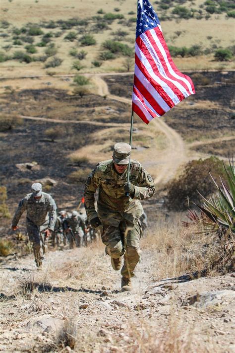 40th Expeditionary Signal Battalion Marches Forward Article The