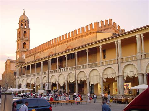 Il trattato onu di proibizione delle armi nucleari entra in vigore venerdì 22 gennaio 2021. File:Faenza-arcades-belltower.jpg - Wikimedia Commons
