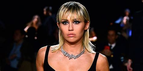 Miley Cyrus Walks Marc Jacobs Runway Watch The Video