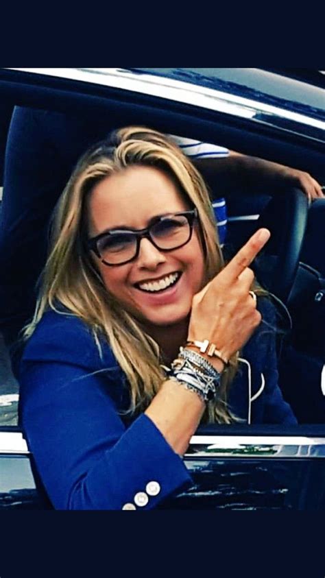 tea leoni madam secretary madame pilot sunglasses women people connect bond express