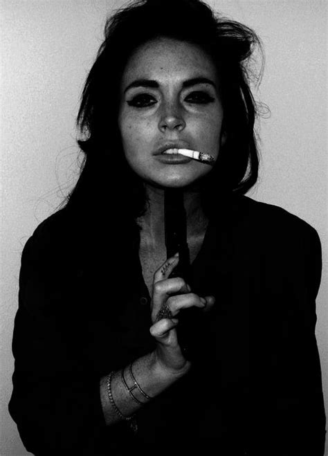 Pin By Deborah Dominique On Art In My Eyes Lindsay Lohan Black And White Lindsay
