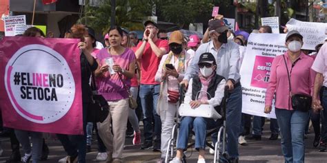 México se pinta de rosa por marcha pro INE
