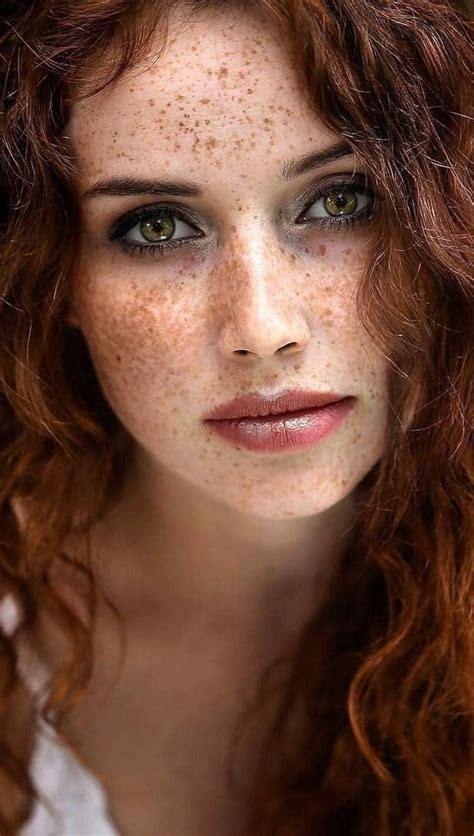 Redditprettygirls “two Questions ” Feine Sommersprossen Beautiful Freckles Beautiful Red