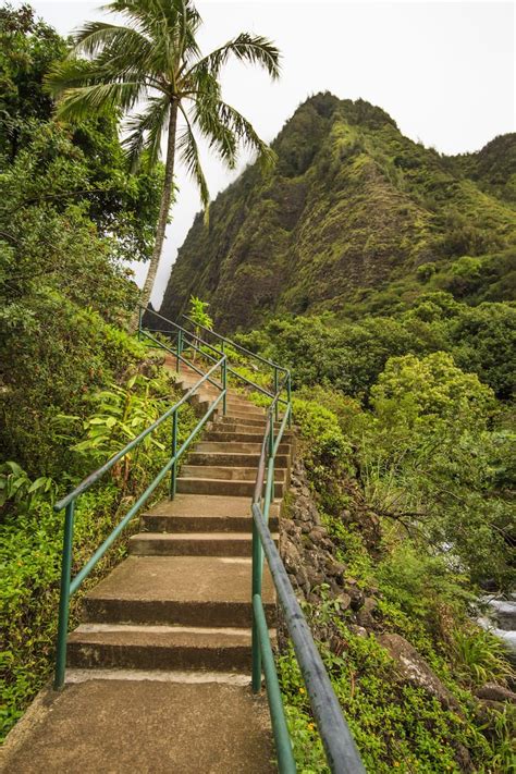 Quick Travel Guide To Iao Valley State Monument On Maui