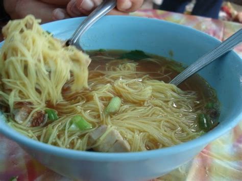 Masukkan isi ayam, sos tiram dan tomato sup dan masak sehingga ayam empuk. Resepi Kawan-kawan Pa'chik ...: Mee Sup Utara