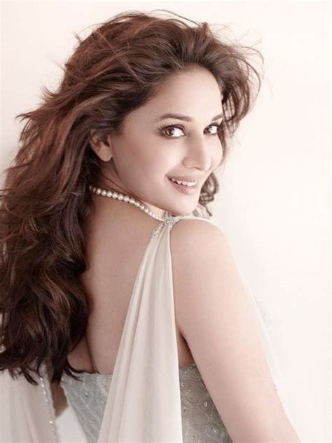 Madhuri Dixit Hot Photos Best 21 Sexiest Pic Latest Wallpapers 90s