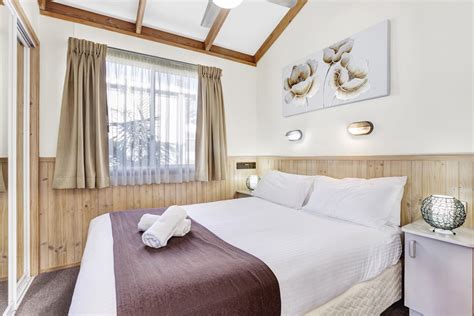 Maybe you would like to learn more about one of these? NEGphotography_Surf-Beach-Cabin-9-Seaview_12 - Surf Beach ...
