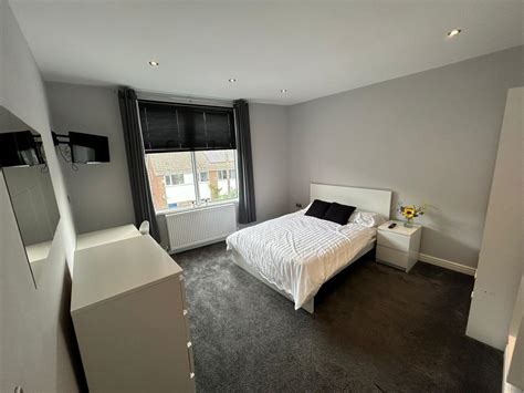 6 Bedroom House For Rent Hartley Avenue Leeds Ls6 2lw Unihomes