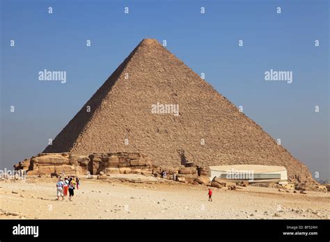 The Great Pyramid Of Khufu Cheops Giza Egypt Stock Photo Alamy