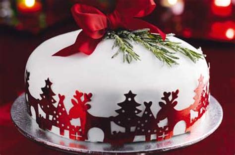 Her work has been published in brides magazine, country living. Pretty Christmas Cakes | Time for the Holidays