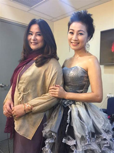 (原唱)裘海正 冷空氣的獨白 圖片:alan wang 作詞：齊秦 作曲：齊秦 原唱：裘海正 每當夜幕低垂的時候 我在夢中見到你 你在夢中告訴我 愛我 每當清晨甦醒的時候 我的身邊沒有你 輕輕告訴我自己 想你 淒風. 方文琳被好友催再婚 笑回：找麻煩 - 中時電子報