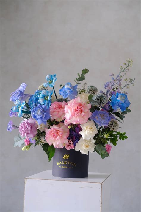 Tavisha Blue Round Box Baleton Flowerchef