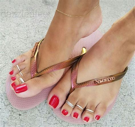 perfect red toes bare foot sandals gorgeous feet beautiful feet