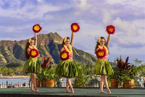 Royal Hawaiian Luau Waikiki Luaus