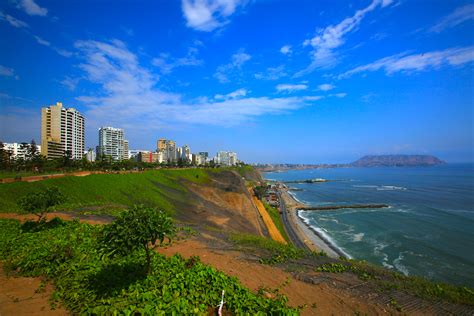 Lima stretches out along the pacific ocean, which sets it apart from the rest of the region. lushescapes | Peru - A land like no other