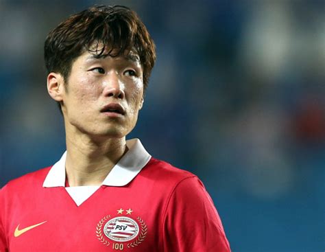 Park ji sung (박지성) position: 외신 "박지성, 2014년 은퇴한 축구선수 톱10"