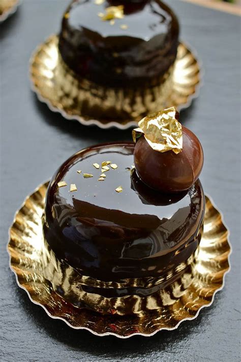 Gold Desserts For The Golden Globes B Lovely Events