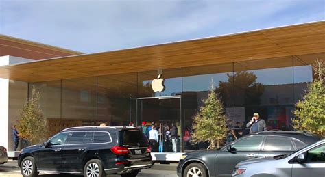 Visit the apple store to shop for mac, iphone, ipad, apple watch and. Apple znovu otevřel Apple Southlake Town Square v Texasu ...