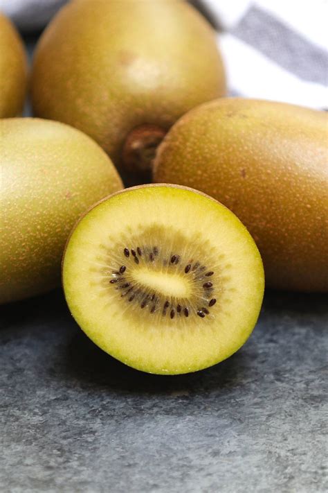Golden Kiwi Benefits How To Cut And Eat Tipbuzz