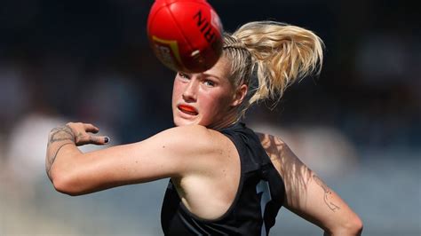Trolling Forces Newspaper To End Women S Australian Rules Comments Bbc News