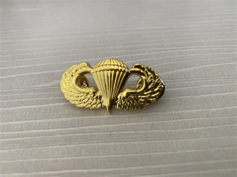 Us Army Parachutist Metal Badge Basic Jump Wings Pin Insignia Gold