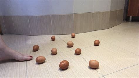 Crush Eggs Barefoot Kathrynnegoddessfeet Clips4sale